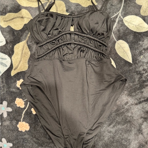 BECCA Sz S Black Ruched Swimsuit - Picture 1 of 2
